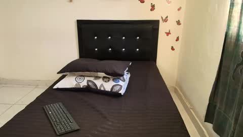 _victoriia_971 online show from March 3, 2025, 12:05 pm