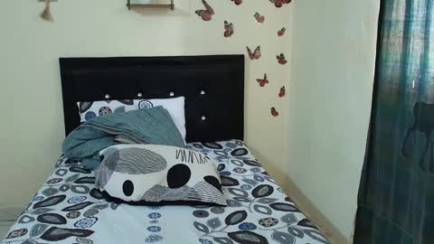 _victoriia_971 online show from October 24, 2025, 12:01 pm