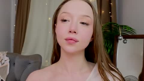 Violet online show from January 13, 2025, 2:28 am