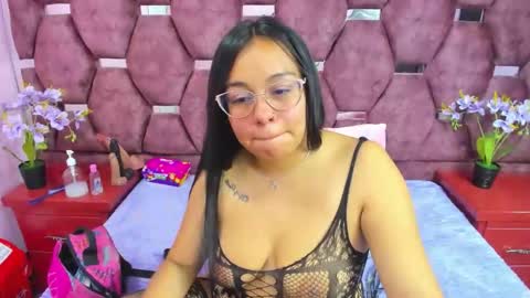 _violeta18_ online show from November 2, 2025, 2:58 am