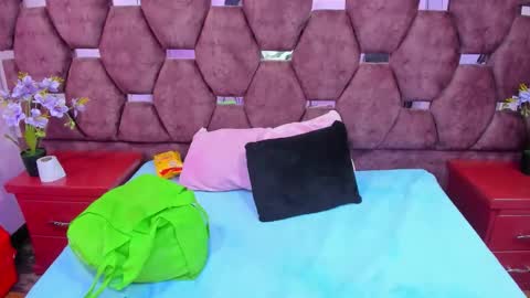 _violeta18_ online show from November 11, 2025, 2:55 am