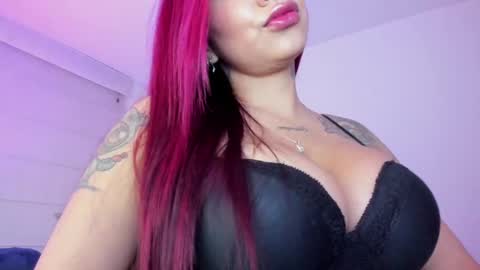 Snapshot of _viviana chatting on October 2, 2025, 2:07 am INSTAGRAM pinzon viviana online show from October 2, 2025, 2:07 am