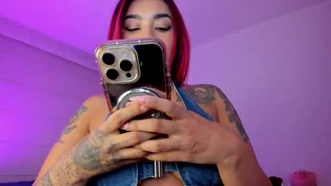 Snapshot of _viviana chatting on October 12, 2025, 11:04 pm INSTAGRAM pinzon viviana online show from October 12, 2025, 11:04 pm