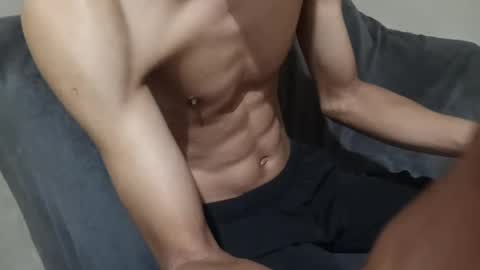 _vov_ online show from April 21, 2026, 12:22 pm