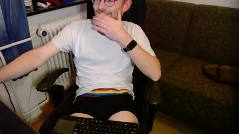 _whoisthatguy_ online show from November 4, 2025, 6:18 pm