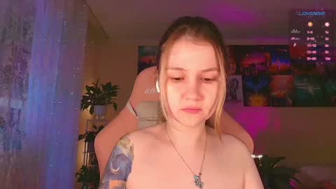 Enni online show from November 6, 2025, 7:31 am