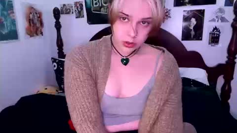 _xxalexx online show from October 12, 2025, 2:32 am