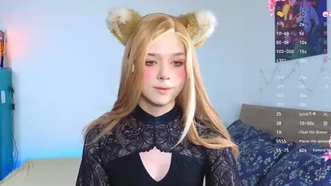 LITTLE FOX online show from September 19, 2025, 1:12 pm