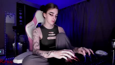 Roxy online show from October 8, 2025, 2:20 am