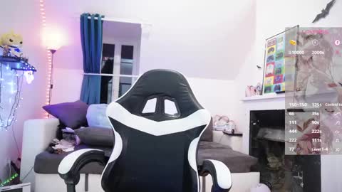 Polly online show from February 10, 2025, 7:38 pm