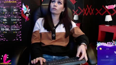 Yuyi online show from January 23, 2025, 11:15 am