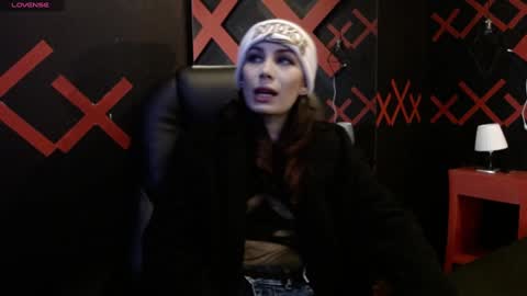 Yuyi online show from January 30, 2025, 11:01 am