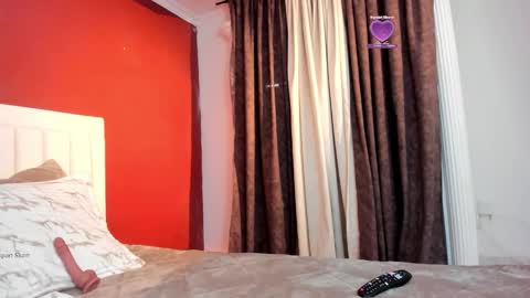 _zoe19_ online show from November 21, 2025, 11:42 am