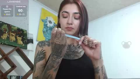 Zoe  online show from November 25, 2025, 2:33 am