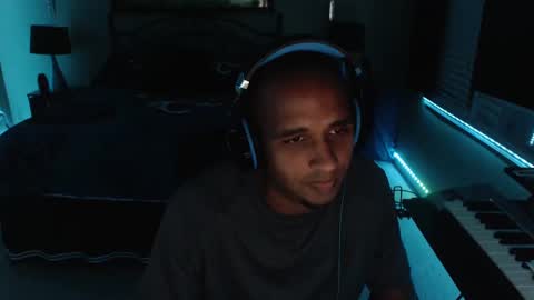 a4orce online show from October 1, 2025, 2:39 am