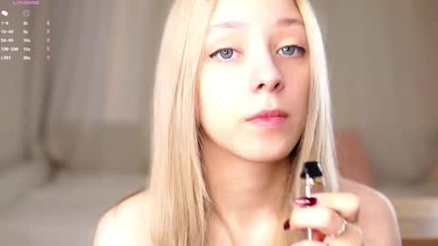 Luna online show from February 25, 2026, 1:37 am