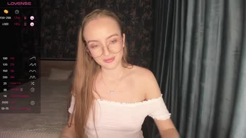 Adelina online show from March 6, 2025, 4:07 pm