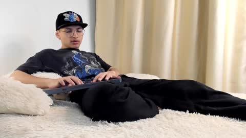 alejo online show from December 4, 2024, 4:10 am