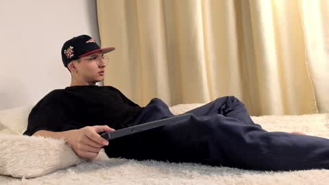 alejo online show from December 5, 2024, 4:42 am