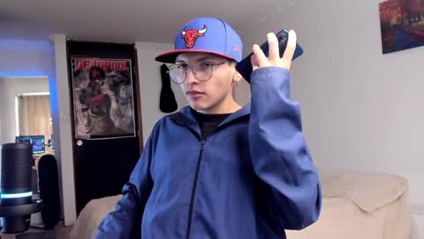 alejo online show from December 9, 2024, 7:50 pm