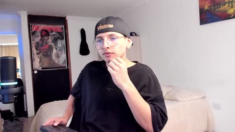 alejo online show from December 11, 2024, 7:03 pm