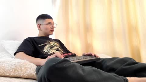 alejo online show from December 19, 2024, 7:51 pm