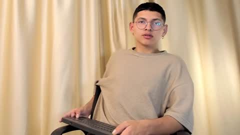 alejo online show from January 15, 2025, 4:04 am