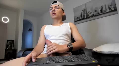 alejo online show from March 10, 2025, 9:21 am