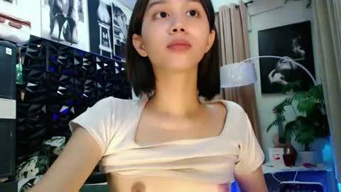 Lovely Yana  online show from April 8, 2026, 12:16 pm