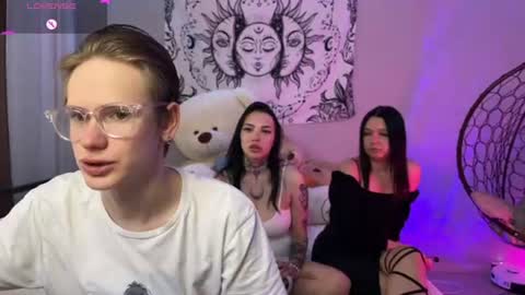 Kris Michael online show from July 20, 2026, 3:58 pm