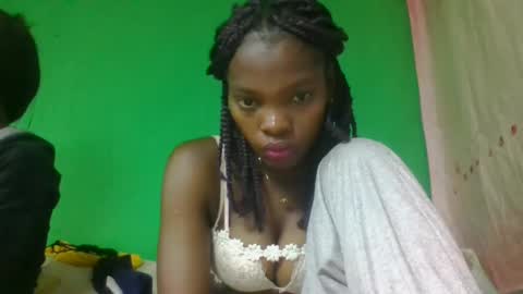 Snapshot of aadienne chatting on May 18, 2026, 9:04 am aadienne online show from May 18, 2026, 9:04 am
