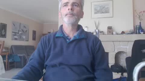 Aalex1717 online show from May 13, 2026, 8:23 am