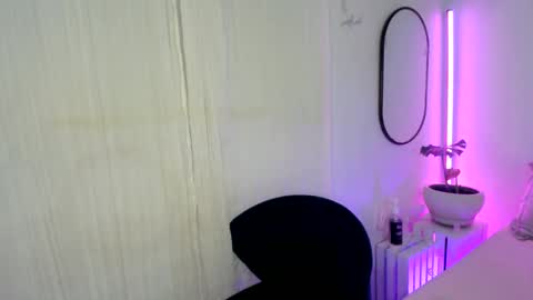 Aaliyahlayla online show from January 28, 2025, 4:08 am