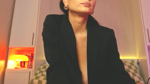 Lea online show from January 8, 2025, 9:34 pm