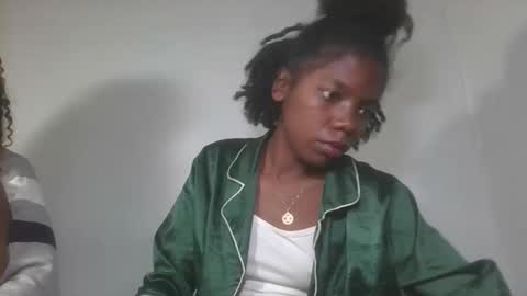 aangevelo online show from November 2, 2025, 7:38 pm