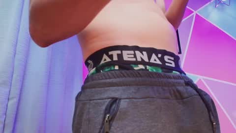 Aaron y Antonella online show from April 19, 2026, 8:44 pm