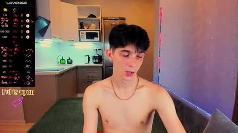 Aaron Bang online show from September 30, 2025, 7:41 pm