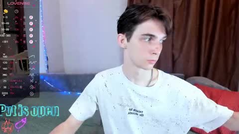 Snapshot of aaron_bang chatting on May 26, 2026, 12:28 am Aaron Bang online show from May 26, 2026, 12:28 am