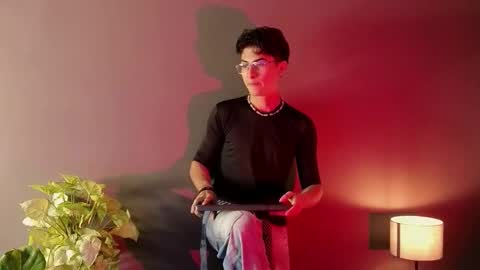 Snapshot of aaron_eze chatting on November 26, 2025, 1:39 am Aaron Ezequiel online show from November 26, 2025, 1:39 am