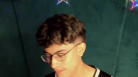 Snapshot of aaron_eze chatting on December 20, 2025, 10:50 pm Aaron Ezequiel online show from December 20, 2025, 10:50 pm