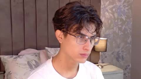 Snapshot of aaron_eze chatting on May 19, 2026, 2:56 pm Aaron Ezequiel online show from May 19, 2026, 2:56 pm