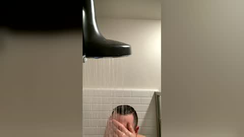 Snapshot of aaron_j2012 chatting on June 7, 2026, 1:21 am aaron_j2012 online show from June 7, 2026, 1:21 am