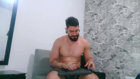 Aaron kwok online show from March 12, 2025, 3:57 am