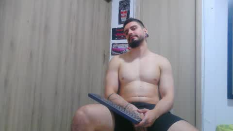 Aaron kwok online show from November 8, 2025, 3:39 am