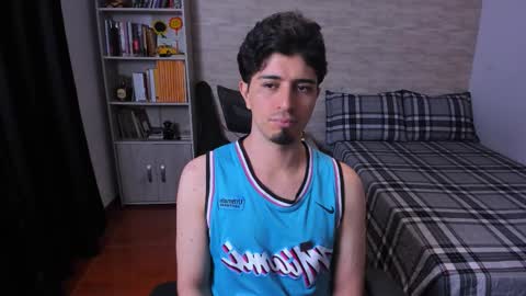 Aaron online show from December 20, 2025, 9:44 pm