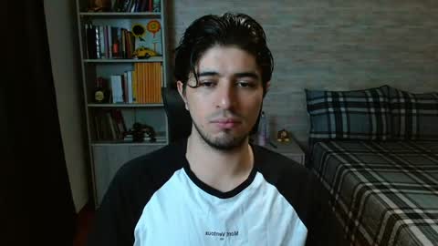 Aaron online show from April 19, 2026, 6:54 pm