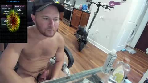 Snapshot of aaron_skye chatting on October 3, 2025, 1:24 am Aaron Skye online show from October 3, 2025, 1:24 am