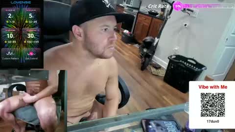 Snapshot of aaron_skye chatting on November 24, 2025, 1:05 am Aaron Skye online show from November 24, 2025, 1:05 am