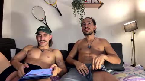 Snapshot of aaron_wheel chatting on July 10, 2026, 7:49 pm aaron_wheel online show from July 10, 2026, 7:49 pm