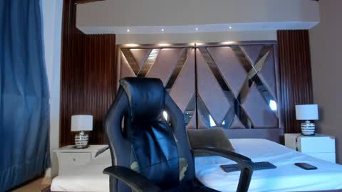 Aaron online show from December 6, 2024, 12:23 am